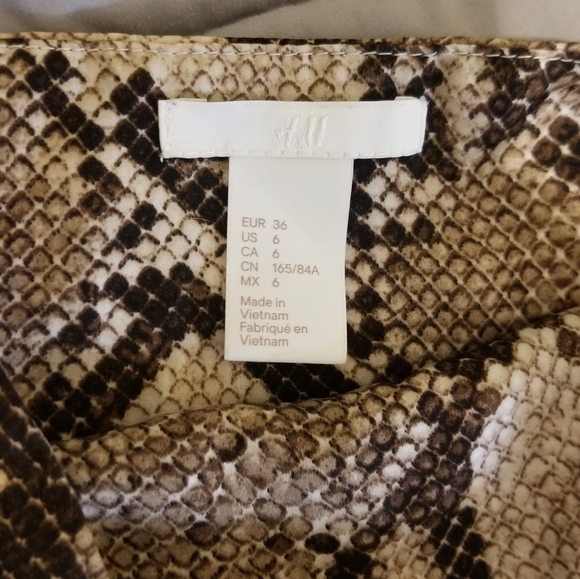 Tan brown snake print camisole tank top - Picture 6 of 6